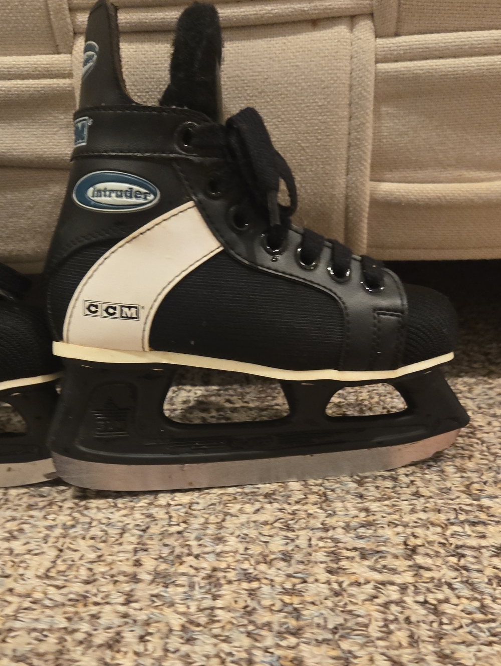CCM Black & White Intruder Hockey Skates